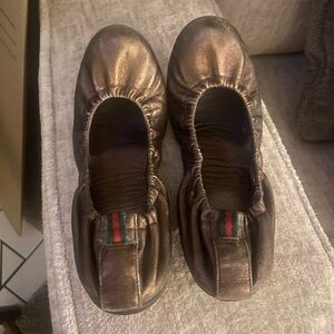 Gucci Women’s Champagne-Gold Metallic Leather Ballet Flats Size 36.5 G